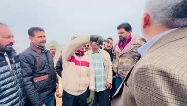 ਪਠਾਨਕੋਟ: ਕੈਬਿਨੇਟ ਮੰਤਰੀ ਲਾਲ ਚੰਦ ਕਟਾਰੂ ਚੱਕ ਨੇ ਹਲਕਾ ਭੋਆ ਦੇ ਅੰਦਰ ਚੱਲ ਰਹੇ ਸੜਕ ਨਿਰਮਾਣ ਦਾ ਲਿਆ ਜਾਇਜ਼ਾ।