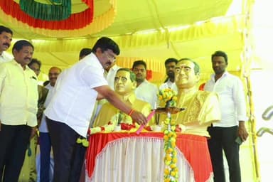 కనిగిరి: కొండేపిలో నిర్వహించిన మీట్ అండ్ గ్రీట్ విత్ లీడర్స్ కార్యక్రమంలో పాల్గొన్న కనిగిరి ఎమ్మెల్యే ముక్కు ఉగ్ర నరసింహారెడ్డి