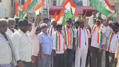 ఎమ్మిగనూరు: ఎమ్మిగనూరు : ఉపాధి హామీ పథకం పేరు మార్పు వెనుక కేంద్రం కుట్ర దాగి ఉందని ఎమ్మిగనూరు కాంగ్రెస్ నాయకులు వినూత్న నిరసన..