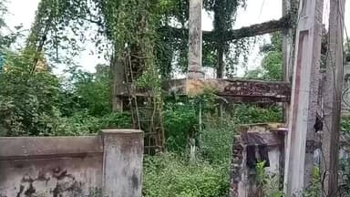 కొవ్వూరు: కోవూరు: ప్రమాదకరంగా వాటర్ ట్యాంకు