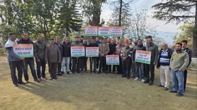 जोगिंदर नगर: जोगिंद्रनगर में पूर्व सचिव जीवन ठाकुर के नेतृत्व में कांग्रेस ने मनरेगा कानून का समर्थन किया