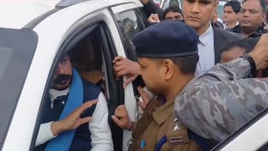 मुज़फ्फरनगर: मुजफ्फरनगर में रोके गए सांसद चंद्रशेखर ने कहा- “मैं राजनीतिक अछूत हो गया हूं”, पीड़ित परिवार से मिलने जा रहे