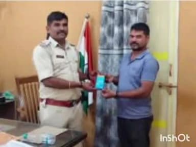 ಚಿಟಗುಪ್ಪ: ಕಳೆದು ಹೋದ ಮೊಬೈಲ್ ಪತ್ತೆ ಹಚ್ಚಿ ವಾರಸುದಾರರಿಗೆ ಹಸ್ತಾಂತರಿಸಿದ ಮನ್ನಾಎಖೆಳ್ಳಿ ಪೊಲೀಸ್ ಅಧಿಕಾರಿಗಳು