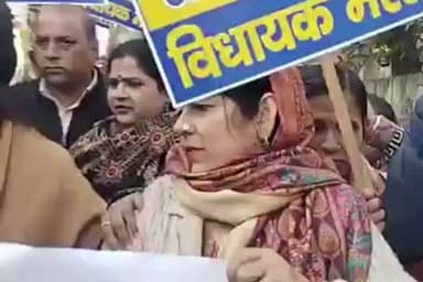 सिविल लाइन्स: राजेंद्र नगर विधानसभा के इंद्रपुरी वार्ड में पानी की समस्या को लेकर स्थानीय लोगों का जोरदार विरोध प्रदर्शन