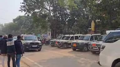 शेखपुरा: जमुई सांसद अरुण भारती ने सड़क सुरक्षा पर अधिकारियों के साथ की बैठक, बड़े वाहनों के प्रवेश पर रोक लगाने को कहा