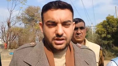 बहादुरगढ़: सेक्टर-13 में ग्रीन बेल्ट में भरे पानी को लेकर एसडीएम बहादुरगढ़ ने किया निरीक्षण, पत्रकारों से की बातचीत