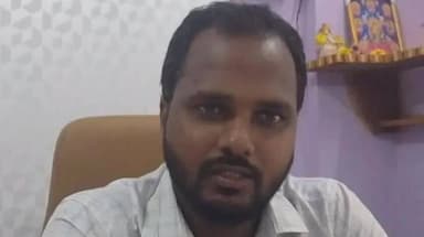 సంగారెడ్డి: సంగారెడ్డి మున్సిపాలిటీకి సంబంధించిన ఓటర్ల జాబితాను విడుదల చేసిన మున్సిపల్ కమిషనర్ శ్రీనివాస్ రెడ్డి