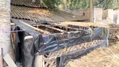 বাসন্তী: পারিবারিক বিবাদের জেরে ভাইয়ের বাড়িতে আগুন লাগিয়ে দেওয়ার অভিযোগ উঠে দাদার বিরুদ্ধে। অভিযোগ অস্বীকার তদন্তে পুলিশ।