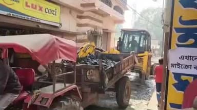 মুরারই ১: খবরের জেরে শুরু হলো ড্রেন সংস্কারের কাজ স্কুলে ও পোস্ট অফিসের সামনে