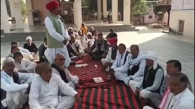 बसवा: आभानेरी में श्री देवनारायण जन्मोत्सव को लेकर गुर्जर समाज की बैठक सम्पन्न