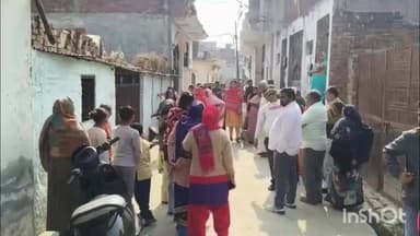 मैनपुरी: मोहल्ला हरीपुरम में पूर्व तहसीलदार के ड्राइवर की पत्नी ने बंद मकान का ताला तोड़ने का किया प्रयास