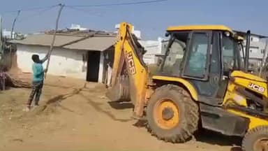 ଜୟପୁର: ଜୟପୁର ତହସିଲର ବାମୁଣି ଗାଁ ବସ୍ତି ଅଞ୍ଚଳରେ ପ୍ରଶାସନ ଜବର ଦଖଲ ଉଛେଦ କରିଛି