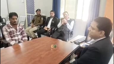 सनावद: न्यायालय परिसर सनावद में राष्ट्रीय युवा दिवस के अंतर्गत विधिक साक्षरता शिविर संपन्न