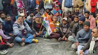কৃষ্ণনগর ১: কৃষ্ণনগর পৌরসভার ৩০০র ও বেশি অস্থায়ী কর্মী ছাঁটাই,সাংবাদিক বৈঠক করে বিস্তারিত জানালেন বিজেপির রাজ্য ও জেলা নেতৃত্ব