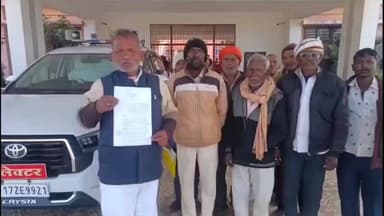 नईगढ़ी: भीर गांव: शासकीय भूमि विवाद में जनपद उपाध्यक्ष जुल्फीलाल साकेत ग्रामीणों के साथ कलेक्ट्रेट कार्यालय पहुंचे