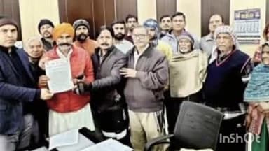 चांदपुर: चांदपुर में अधूरी पड़ी सड़क के विरोध में शिव सैनिकों ने तहसील में किया प्रदर्शन