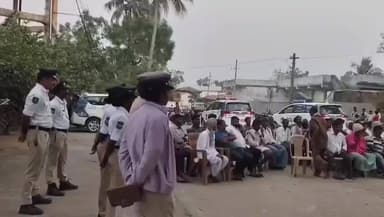 బాన్సువాడ: రోడ్డు భద్రత వారోత్సవాలలో భాగంగా బోర్లం గ్రామంలో ప్రజలకు అవగాహన, రోడ్డు నిబంధనలు పాటించాలి : డీఎస్పీ విట్టల్ రెడ్డి