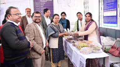 पेण्ड्रा: स्वसहायता समूहों के उत्पादों को मिला प्रोत्साहन, कलेक्ट्रेट परिसर में 8 हजार से अधिक की बिक्री हुई