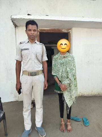 ନୂଆପଡା: କୋମନା ପୋଲିସ ଦ୍ବାରା ନିଖୋଜ ମହିଳା ଉଦ୍ଧାର ଓ ପରିବାରକୁ ହସ୍ତାନ୍ତର ନେଇ ଏସପିଙ୍କ ସୂଚନା