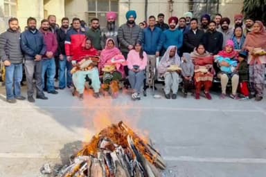 ਮਲੋਟ: ਸਿਵਲ ਹਸਪਤਾਲ ਮਲੋਟ ਵਿਖੇ ਮਨਾਈ ਗਈ ਧੀਆਂ ਦੀ ਲੋਹੜੀ