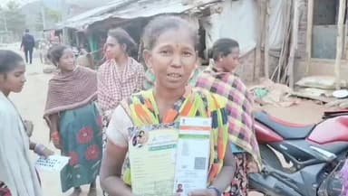 ଗୁଡାରି: ସର୍ଗିଡାଙ୍ଗ ଗାଁ ମହିଳା ମାନଙ୍କଠାରୁ ଛେଳିଲୋନ ଦେବା ବୋଲି ଲକ୍ଷାଧିକ ଟଙ୍କା ଆଦାୟ କରିଛୁମାରିଲା ଠକସଂସ୍ଥା ଶୁଣିବା ମହିଳା ଙ୍କ ପ୍ରତିକ୍ରିୟା