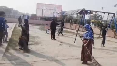 बांसी: बांसी में 17 जनवरी से प्रारंभ होने वाले माघ मेले को लेकर नेताजी सुभाष चंद्र बोस पार्क की सफाई अभियान तेज