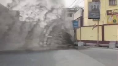 জলপাইগুড়ি: জলপাইগুড়িতে পানীয় জলের পাইপ বাস্ট, জলস্তম্ভে বিপত্তি