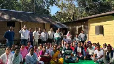 তিনিচুকীয়া: পানীতোলা গাঁৱত ৰাইজৰ সৈতে মত বিনিময় অসম বিজেপিৰ মুখপাত্ৰ ত্ৰিদীপ জ্যোতি মৰাণ