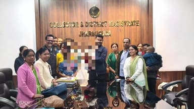 ଓରିଏଣ୍ଟ: ଚୂଡ଼ାନ୍ତ ପୋଷ୍ୟ ସନ୍ତାନ ଗ୍ରହଣ ପ୍ରକ୍ରିୟାପରେ ୩ ଟି ଶିଶୁଙ୍କୁ ବିଧିବଦ୍ଧ ଭାବେ ଜିଲ୍ଲା କାର୍ଯ୍ୟାଳୟରେ ହସ୍ତାନ୍ତର କଲେ ଜିଲ୍ଲାପାଳ