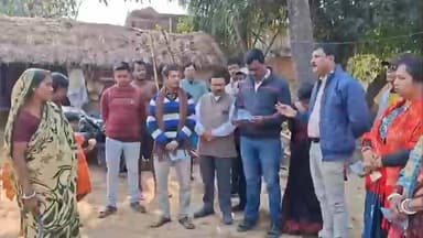 ময়ূরেশ্বর ২: কুন্ডলা সর্বমঙ্গলা মন্দিরে পুজো দিয়ে পাড়ায় পাড়ায় উন্নয়নের সংলাপ কর্মসূচি করল তৃণমূল নেতৃত্ব