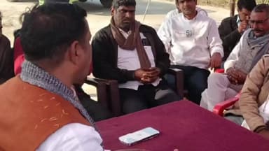 फूलिया कलां: विधायक डॉ. लालाराम बैरवा ने फूलियाकलां पंचायत में कार्यकर्ताओं की बैठक ली