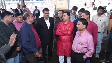 ଝାରସୁଗୁଡା: ଝାରସୁଗୁଡା ରେଳ ଷ୍ଟେସନରେ ଅଗ୍ନିକାଣ୍ଡକୁ ନେଇ ରେଲ ଷ୍ଟେସନକୁ ଯାଇ ରେଲୱେ ଅଧିକାରୀ ବୃନ୍ଦଙ୍କ ସହ ସମୀକ୍ଷା କଲେ ଝାରସୁଗୁଡା ବିଧାୟକ