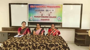 ପଦ୍ମପୁର: ମହିଳା ସ୍ନାତକ ମହାବିଦ୍ୟାଳୟ, ପଦ୍ମପୁରରେ ଆତ୍ମସୁରକ୍ଷା ତାଲିମ ଶିବିର ଉଦ୍ଘାଟିତ