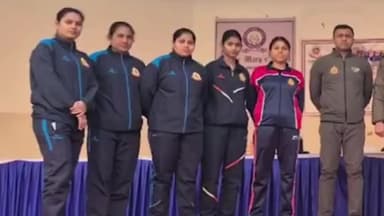 प्रीत विहार: मयूर विहार के मदर मैरी स्कूल में दिल्ली पुलिस ने दी सेल्फ डिफेंस की ट्रेनिंग