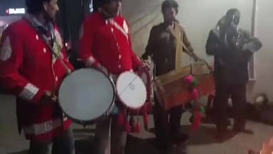 ਪਠਾਨਕੋਟ: ਜਿਲਾ ਪਠਾਨਕੋਟ ਦੇ ਵਿੱਚ ਧੂਮ ਧਾਮ ਦੇ ਨਾਲ ਮਨਾਈ ਗਈ ਲੋਹੜੀ, ਲੋਕ ਖੁਸ਼ੀ ਵਿੱਚ ਜਸ਼ਨ ਮਨਾਉਂਦੇ ਹੋਏ ਆਏ ਨਜ਼ਰ।