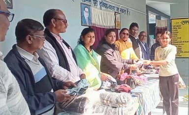 टिमरनी: आजक्स सहयोग संस्था ने हरदा और टिमरनी के छात्रावासों में गर्म टोपे, मोजे व कंबल वितरित किए