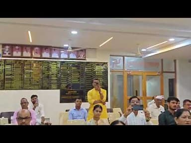 कोमसापच्या शहापूर शाखा उद्घाटन प्रसंगी कविता सादर करताना मनोगत व्यक्त करताना प्रा. अशोक बागवे