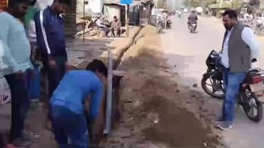 मुंगावली: इंदौर की घटना के बाद मुंगावली नगर परिषद जागी, वर्षों पुरानी पाइपलाइन बदली और टंकियों की सफाई कराई