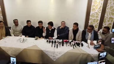 #रूद्रपुर पहुंचे #कांग्रेस नेताओं ने की #प्रेसवार्ता ! #पुलिस की #कार्यप्रणाली पर उठाए #सवाल
#awaaz24x7 #awaazindiadigit...