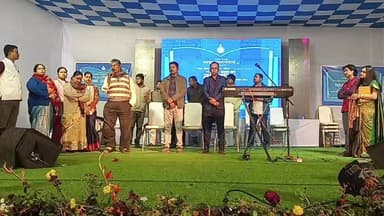 ঝাড়গ্রাম জেলা বই মেলার এই বছর বিপুল বই বিক্রি হওয়ায় খুশি উদ্যোক্তারা .....