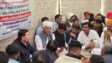 धोरीमन्ना: धोरीमन्ना मुख्यालय पर जिला पुनर्सीमांकन को लेकर चल रहे धरने में बायतु विधायक पहुंचे, हेमाराम चौधरी जी से की मुलाकात