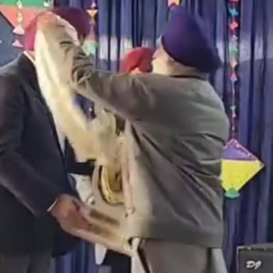 बीकेडी सीनियर सेकेंडरी पब्लिक स्कूल ने नवाजे मेधावी विद्यार्थी: हरप्रीत सिंह रत्न रहे मुख्य अतिथि, देखिए पूरी वीडियो
......