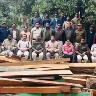 करतला: कोरबा में वन विभाग की कार्रवाई, रेशम विभाग के 2 कर्मचारियों के घर से 2.21 लाख की इमारती लकड़ी जब्त