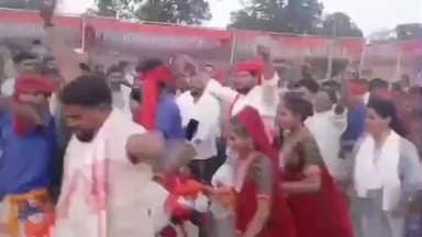 સાગબારા: ધારાસભ્ય ચૈતરભાઈ વસાવા બેડવી ગામ ખાતે અલગ અંદાજમાં.