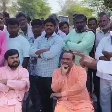 ಕಾಳಗಿ: ಜಮೀನುಗಳಿಗೆ ಗಂಡೋರಿ ನಾಲಾದಿಂದ ನೀರು ಹರಿಸಲು ಆಗ್ರಹಿಸಿ ಕಂದಗೋಳ ಕ್ರಾಸ್ ಬಳಿ ಕೆಪಿಆರ್ಎಸ್ ಸಂಘಟನೆ ಪ್ರತಿಭಟನೆ