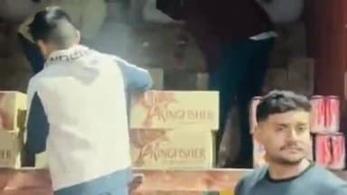 દાહોદ: લીમખેડા: દાહોદ શહેર નજીક ગરબાડા ચોકડી પરથી વાહન ચેકીંગ દરમિયાન વિદેશી દારૂ નો જંગી જથ્થો ઝડપાયો