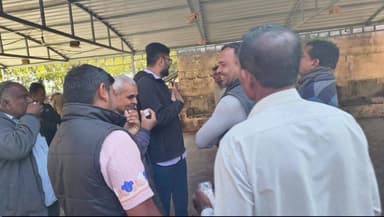 ભેસાણ: ભેંસાણ માં વર્ષો થી ઉતરાયણ પર્વ ના દિવસે યુવાનો પતંગ ના બદલે સ્મશાનમાં લાકડા એકઠા કરે છે