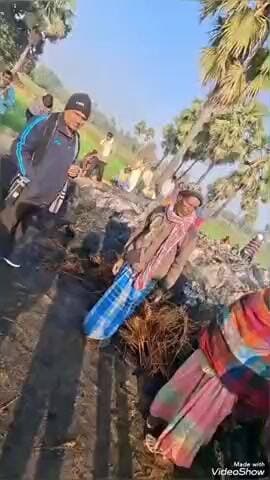 सिरदला प्रखंड के पंचान पुर गांव निवासी एक किसान के खलिहन में लगी आग करीब दो लाख के धान व नेवारी जलकर हुआ राख।