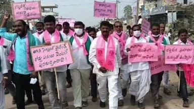 బిచ్కుంద: బిచ్కుంద పట్టణంలో సెంట్రల్ లైటింగ్ పనులు పునరుద్దించాలని, ర్యాలీ నిర్వహించిన, మాజీ ఎమ్మెల్యే హన్మంత్ షిండే