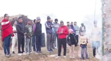 ডিফু: কাৰ্বি আংলঙৰ দিলাওজান গাঁৱত মাঘৰ বিহুৰ পৰম্পৰা ৰক্ষা মেজি জ্বলোৱা কায্যসূচীত উপস্থিত থাকে বিধায়ক নুমল মমীন